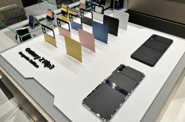 Samsung Galaxy S22+ - Fotografii MWC 2022: S22+_foto 11.jpg