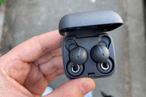 Prezentare Sony LinkBuds: căști wireless in-ear cum nu ai mai văzut, cu design Open Ring și experiență audio unică