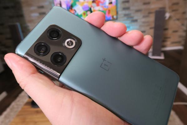 OnePlus 10 Pro Unboxing: creşte miza în zona foto/video cu 4K 120 FPS, Fisheye, Hasselblad 2.0, culori 10 bit