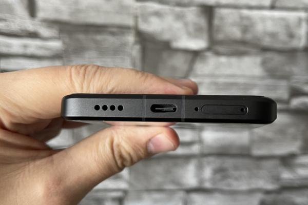 Xiaomi 13 Ultra: Baterie mare, dar fără recorduri în lumea Snapdragon 8 Gen 2