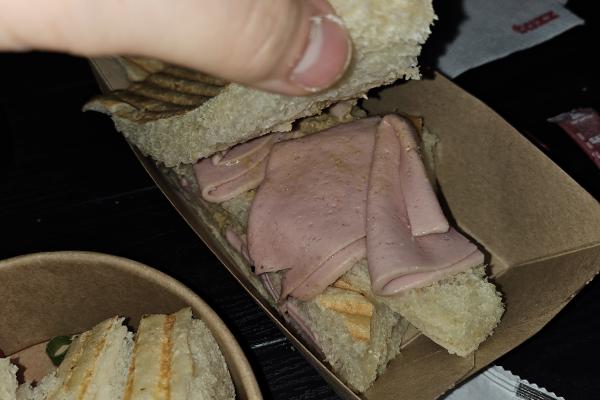 Samsung Galaxy Z Flip5 - Mostre mâncare