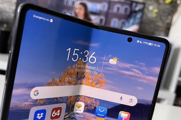 Honor Magic Vs: Hardware high midrange sau ex-flagship, depinde pe cine întrebi