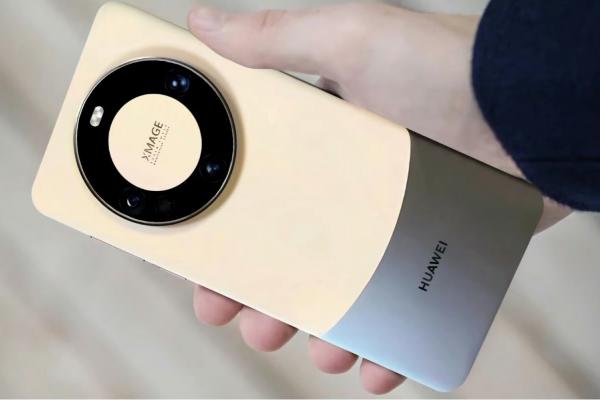 Huawei Mate 60 va avea spate în două culori; Iată fotografii proaspete cu telefonul