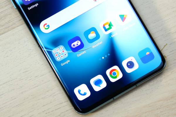 Android 14 va sosi din data de 25 septembrie pe telefonul OnePlus 11, livrat în OxygenOS 14
