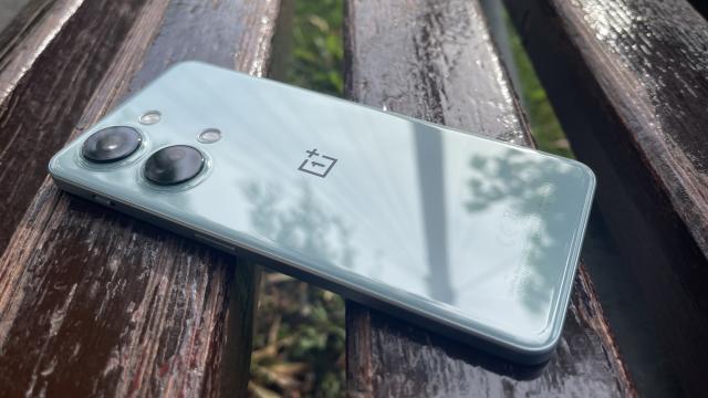 <b>OnePlus Nord 3 review detaliat în limba română (Evaluare Mobilissimo)</b>Vara anului 2023 ne-a adus printre altele și lansarea lui OnePlus Nord 3, un smartphone de nivel upper mid-range care venea cu promisiuni mari mai ales la capitolul cameră foto și asta pentru că aduce același senzor wide folosit 