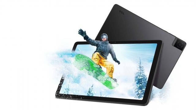 <b>TCL anunță tabletele Tab 10 Gen2, Tab 10L Gen2 și ochelarii AR RayNeo X2</b>TCL a susținut ieri unul dintre cele mai importante evenimente din acest an. Au fost prezentate în cadrul conferinței smart TV-uri de top cu tehnologie QD-Mini LED, primele smartphone-uri cu tehnologie NxtPaper, dar și alte dispozitive interesante. Azi di