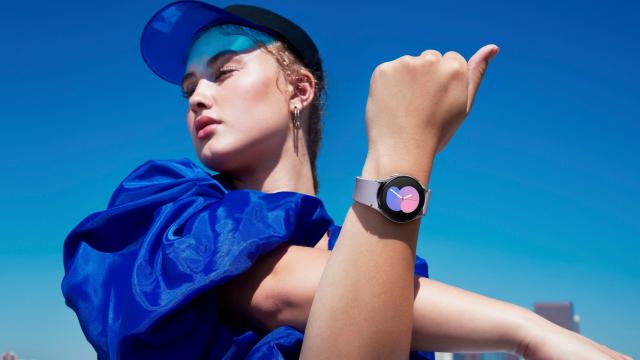 <b>Ceasurile Samsung Galaxy Watch 5 și Galaxy Watch 5 Pro fac trecerea la Wear OS 4; Ce aduce update-ul?</b>Prima zi a lunii septembrie vine cu vești bune pentru posesorii de ceasuri Samsung Galaxy Watch5 și Galaxy Watch5 Pro, pentru că așa cum indică și titlul postării de față, smartwatch-urile fac trecerea la Wear OS 4. Vorbim despre un release