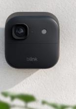 E LUNI e AMAZON: Sistem Blink Outdoor 2K+ cu 3 camere wireless și videointerfon inteligent Alexa (cu discount de 50%)