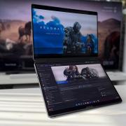 Prezentare ASUS ROG Zephyrus Duo 2026 (GX651): Laptop-ul creatorului de conținut care se joacă pe RTX 5090, are două display-uri OLED și Intel Core Ultra 9