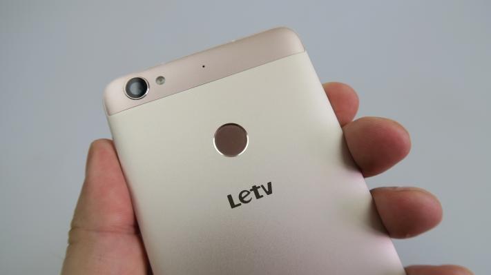 LeTV 1S: Design de Coolpad Modena, puţin mai solid