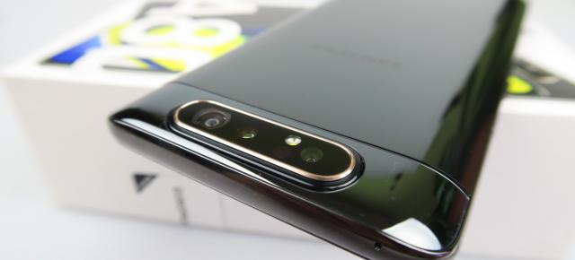 Samsung Galaxy A80: Design diferit, masiv, nerdy