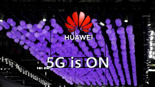 <b>Huawei ar vrea să îşi vândă business-ul 5G, aparent, spre o companie care nu e din Asia</b>O nouă veste şoc despre Huawei a început să circule pe web în ultimele 24 de ore: chinezii s-ar pregăti să vândă tot segmentul 5G. Informaţia vine de la The Economist şi o privim cu maximă precauţie, pentru că nu prea suna plauzibil
