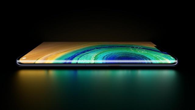 <b>Huawei Mate 30 Pro se afișează în randări proaspete via Evan Blass; Vedem și varianta standard Mate 30</b>Începutul de săptămână îl găsește pe celebrul leaker Evan Blass foarte ocupat, acesta dezvăluind în ultimele ore pe pagina sa de Twitter numeroase randări pentru smartphone-urile Huawei Mate 30 și Mate 30 Pro