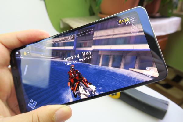 Nokia 9 Pureview: Display P-OLED excelent, poate selling point pentru acest telefon