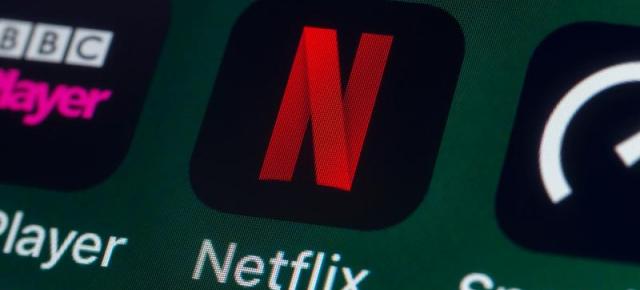 Netflix România oferă acum şi abonamente de 3.99 euro pentru vizionare pe mobil