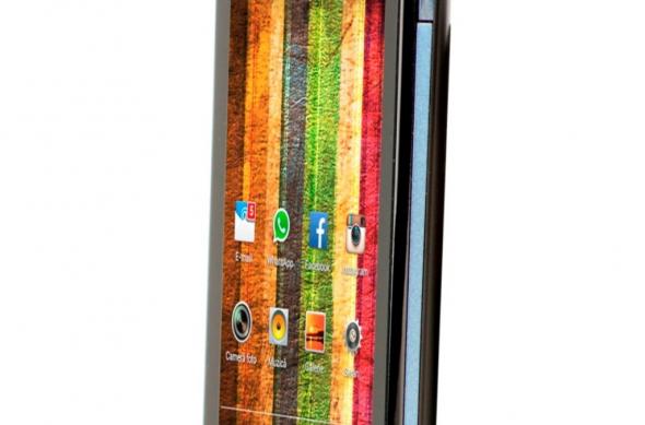 E-Boda lansează două noi smartphone-uri dual SIM: Rainbow V40 și Sunny V35: e_boda_v40_3.jpg