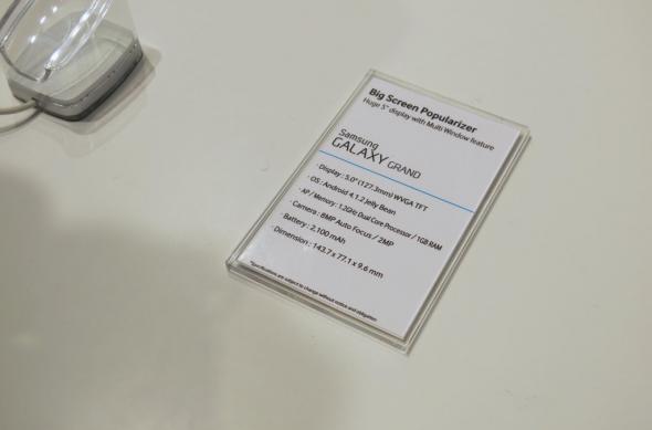 MWC 2013: Samsung Galaxy Grand hands on preview la MWC: un gigant cu dotări midrange (Video): samsung_galaxy_grand_4jpg.jpg