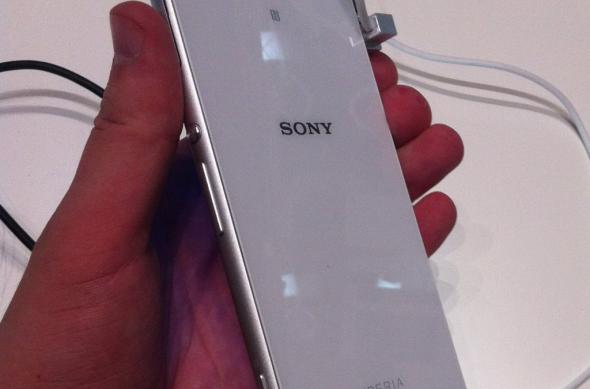 IFA 2014: Sony Xperia Z3 Compact hands on - micul flagship care controlează un PlayStation 4 (Video): img_0643jpg.jpg