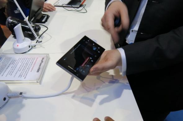 MWC 2013: Lenovo IdeaPhone K900, phablet masiv cu procesor Intel Atom dual core (Video): lenovo_ideaphone_k900_02jpg.jpg