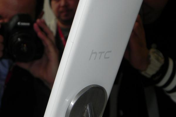 HTC Desire 816 și HTC Desire 610 primesc primele prețuri: 379 euro și 299 euro