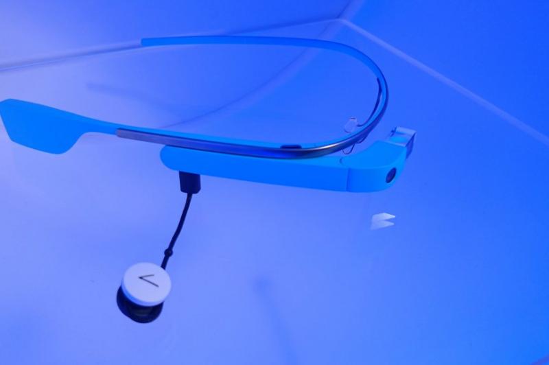 Google Glass "eyes-on" la standul QuickMobile din Băneasa Mall; Detalii despre preț și lansare În România! (Video): dsc_0139jpg.jpg