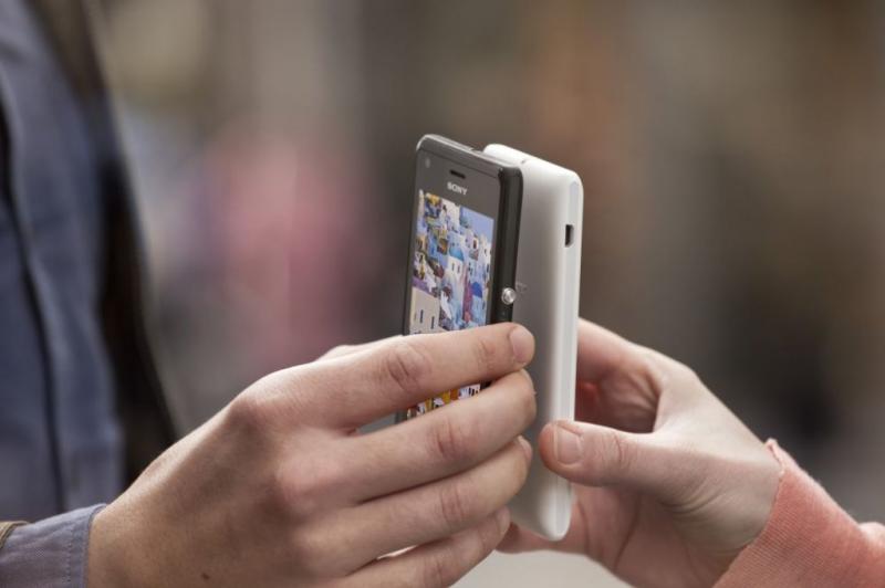 Sony lansează oficial telefonul Xperia M și Xperia M Dual: xperia_m_2.jpg