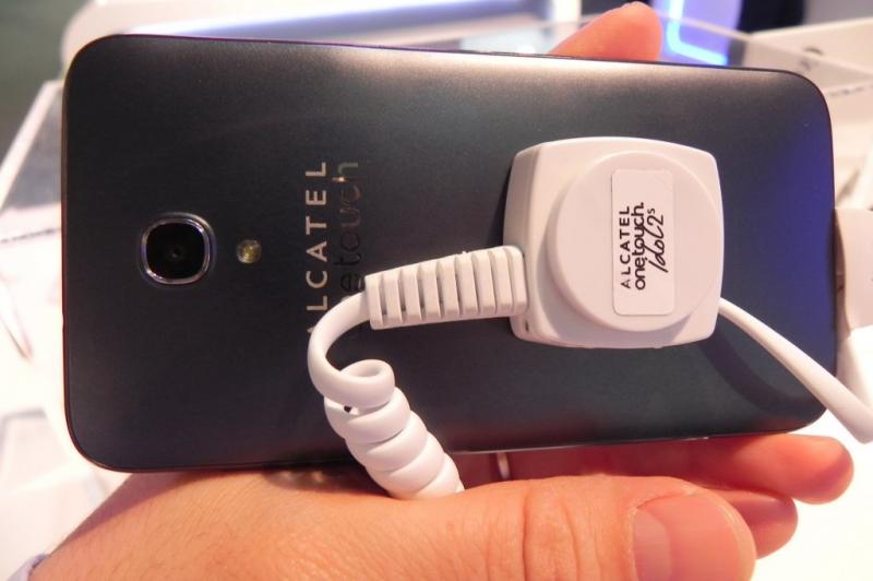 Alcatel One Touch Idol 2 S hands on preview: un midrange foarte subțire cu funcții foto interesante (Retro MWC 2014 - Video): dscn4896jpg.jpg