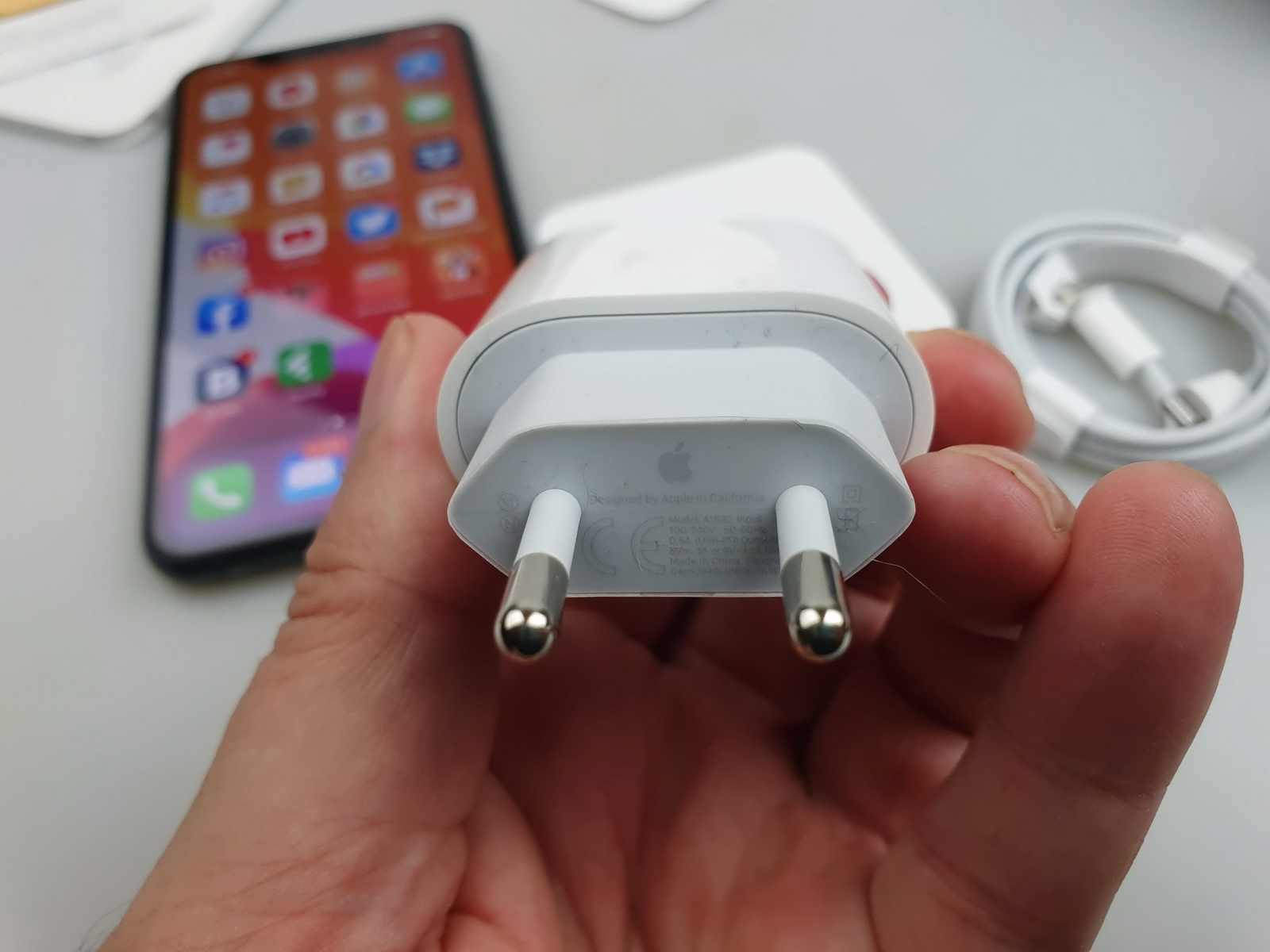 Massage noon Expired Apple iPhone 11 Pro Max: Baterie ce pare imposibil de depăşit în viitorul  apropiat