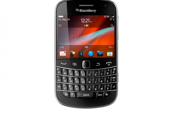 Trio de BlackBerry-uri noi, anunțat oficial: BlackBerry Bold 9900, Torch 9810 și Torch 9860: 9900bold_blk_front.jpg