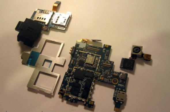 Disectia unui hit: Samsung Galaxy S ne prezinta interiorul sau in imagini: samsung_galaxy_s_interior_01.jpg