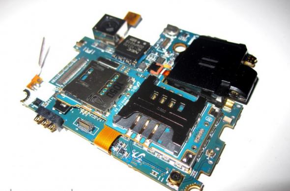 Disectia unui hit: Samsung Galaxy S ne prezinta interiorul sau in imagini: samsung_galaxy_s_interior_04.jpg
