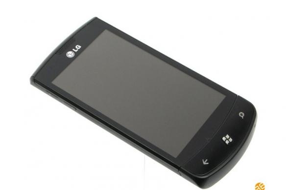Prima recenzie de telefon Windows Phone 7? LG E900 sub lupa cehilor!: lg_optimus_7_15jpg.jpg
