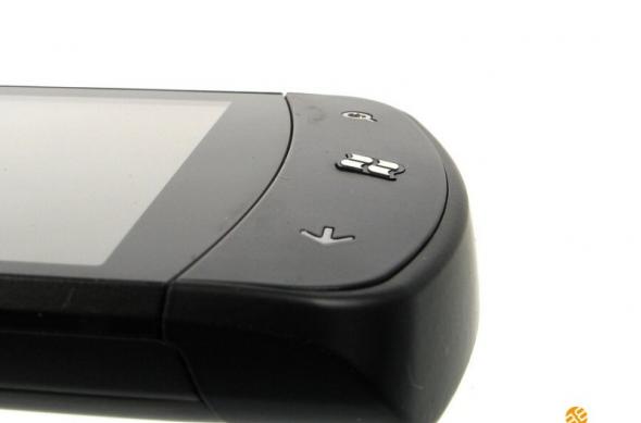 Prima recenzie de telefon Windows Phone 7? LG E900 sub lupa cehilor!: lg_optimus_7_07jpg.jpg