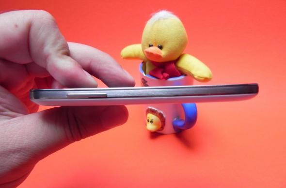 Review Samsung Galaxy S4 Mini: "minionul" lui Galaxy S4 la suprapreț (Video): samsung_galaxy_s4_mini_review_mobilissimo_ro_24jpg.jpg