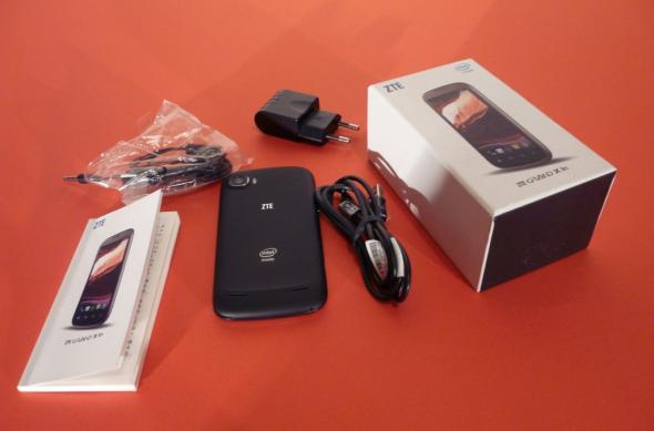 ZTE Grand X In unboxing: primul nostru telefon cu procesor Intel scos din cutie (Video): p1310055jpg.jpg