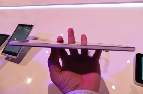 Jurnal de bord MWC 2014, ziua 4: Prima zi &ldquo;de lucruâ€ și brățara inovatoare Huawei: dscn4176jpg.jpg