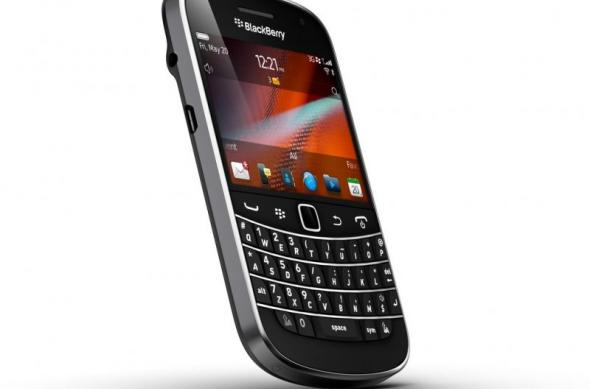 BlackBerry Bold 9900/9930 confirmat oficial; specificațiile se potrivesc cu cele postate pe web!: 9900bold_blk_side_angle.jpg