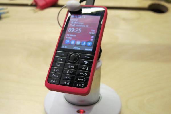 MWC 2013: Nokia 301 În acțiune Într-o experiență hands on, un feature phone cu funcții atractive (Video)