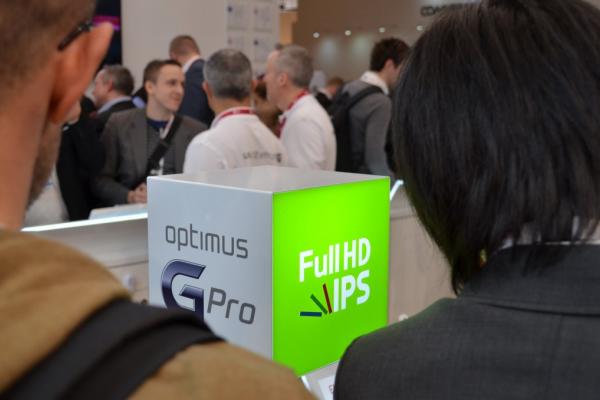MWC 2013: LG Optimus G Pro hands on, un super phablet Întors pe toate părțile (Video)