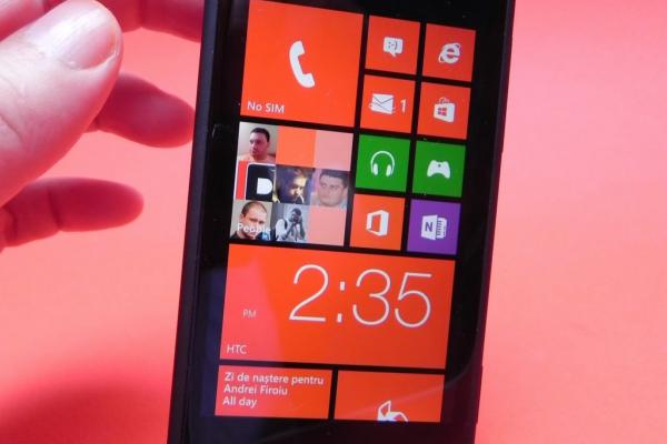 Review HTC Windows Phone 8X: cel mai bun design HTC din ultima vreme și calitate audio deosebită (Video)