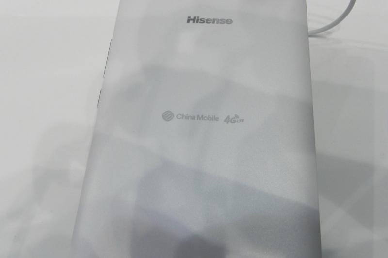 MWC 2014: Hisense Maxe X1 4G hands on preview - un maxi smartphone cu ecran de 6.8 inch: dscn4721jpg.jpg