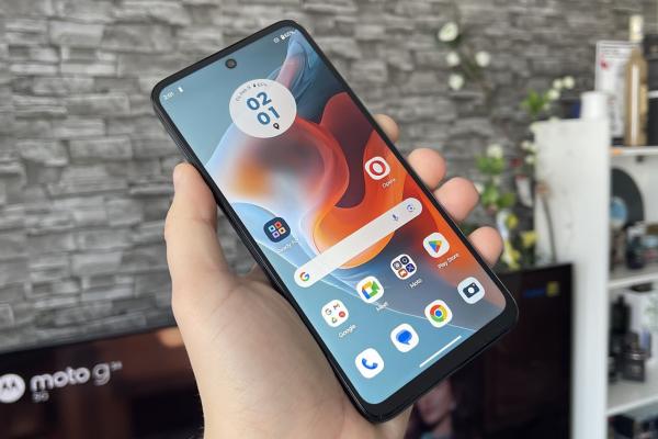 Motorola Moto G34 5G: Display suficient pentru cinefilii de canapea