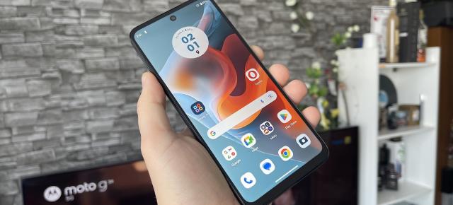 Motorola Moto G34 5G: Display suficient pentru cinefilii de canapea