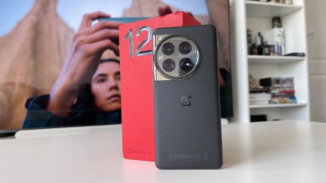 <b>De ce să preferi canalele oficiale pentru OnePlus 12: sfatul OnePlus pentru consumatorii români</b>Mesajul OnePlus este clar: “alegerea unui canal oficial de vânzare este cea mai sigură opțiune pentru a beneficia de suportul complet și de garanțiile oferite de producător.”