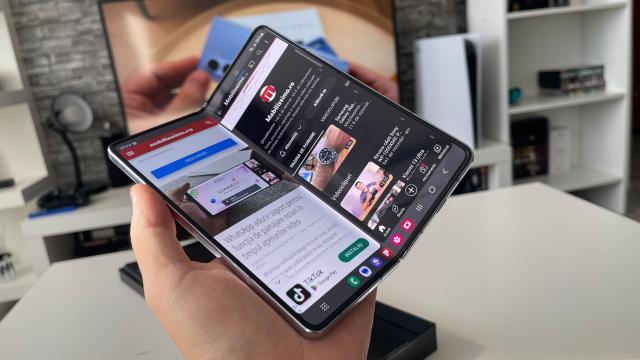 <b>Samsung Galaxy Z Fold6 renunță la muchiile rotunjite ale carcasei și aduce ecran secundar mai lat</b>Începem ziua cu noi leak-uri asociate lui Samsung Galaxy Z Fold6, pliabil flagship pe care îl vom vedea lansat cel mai probabil pe final de lună iulie sau început de august, în cadrul unui eveniment marca Samsung Unpacked. S-a tot vorbit 