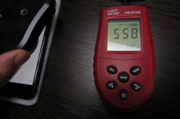 Luminozitate ecran Apple iPhone 8: Apple-iPhone-8_002.JPG