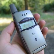 Ericsson T29s RetroReview: baterie dublată faţă de predecesor, WAP şi flip cu drag din negura timpului (Video)