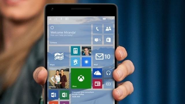 <b>Windows 10 Mobile Anniversary Update ar urma să sosească pe 16 august pe telefoanele vândute de operatori şi pe 9 august pe cele deblocate</b>După ce aflam anterior un zvon ce indica faptul că update-ul aniversar Windows 10 Mobile va sosi începând din data de 9 august, iată că astăzi avem ceva vești în plus. Se pare că într-adevăr Microsoft plănuiește să aducă actualizarea începând din data 