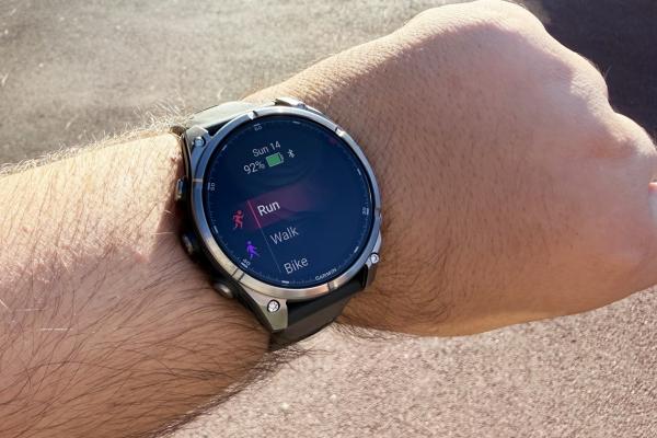 Am testat Garmin Fenix 8 Pro cu LTE și SOS prin satelit: Un smartwatch gândit pentru performanță extremă și sportivi profesioniști