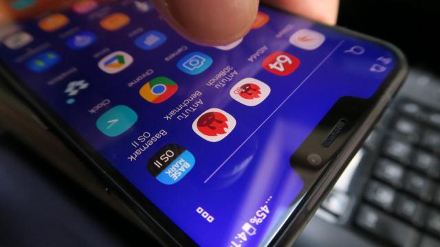 <b>ASUS ZenFone 5 (ZE620KL): Benchmark-urile lui S636 nu îl bat pe Snapdragon 660</b>ASUS ZenFone 5 este cred primul telefon cu procesor Qualcomm Snapdragon 636 pe care îl testam şi asta ne intriga. Pe hârtie upgrade-ul e mititel faţă de Snapdragon 630 de pe ZenFone 4, dar o să lăsăm benchmark-urile să vorbească despre asta. Ca GPU..